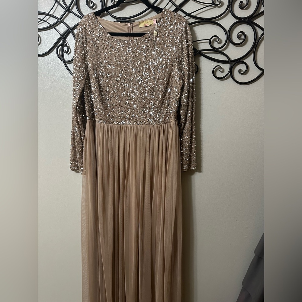 Maya Deluxe Sequin Dress in Gold